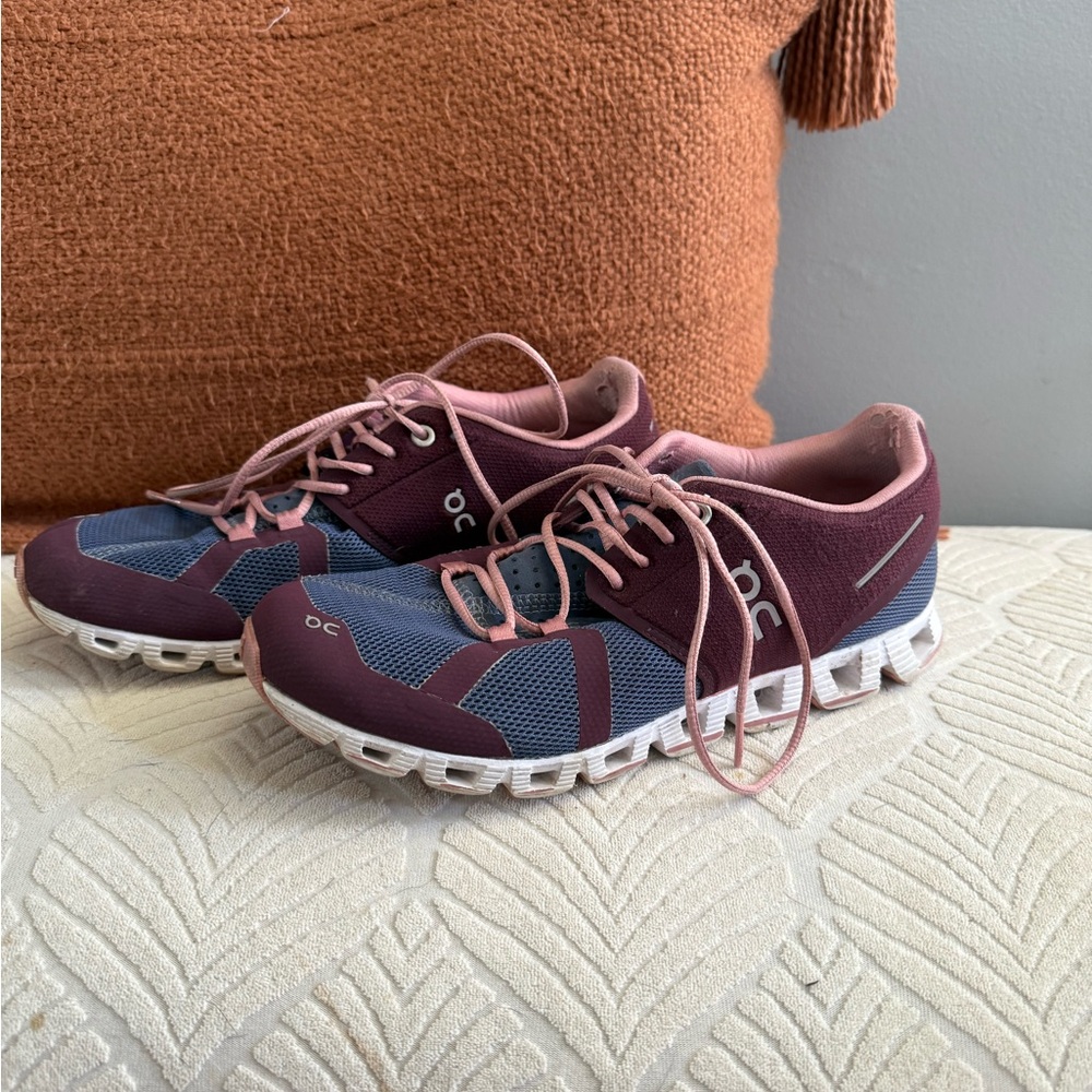 OnCloud Women's Maroon and Navy Running Shoes